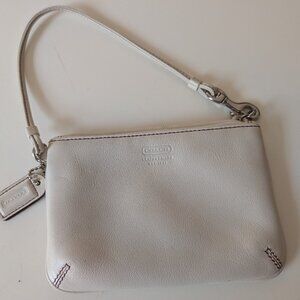 Coach White Leather Corner Zip Wristlet (6" x 4")